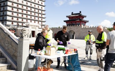 Burgers served to the building team at Dragon Gate